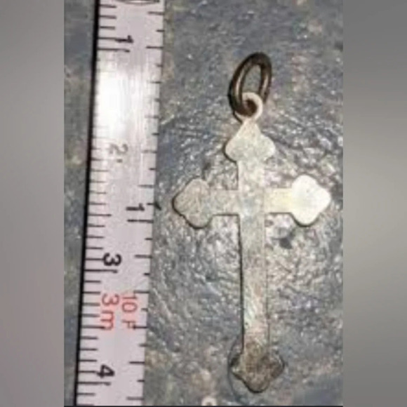 silver or silver plated crucifix pendant - Picture 6 of 6